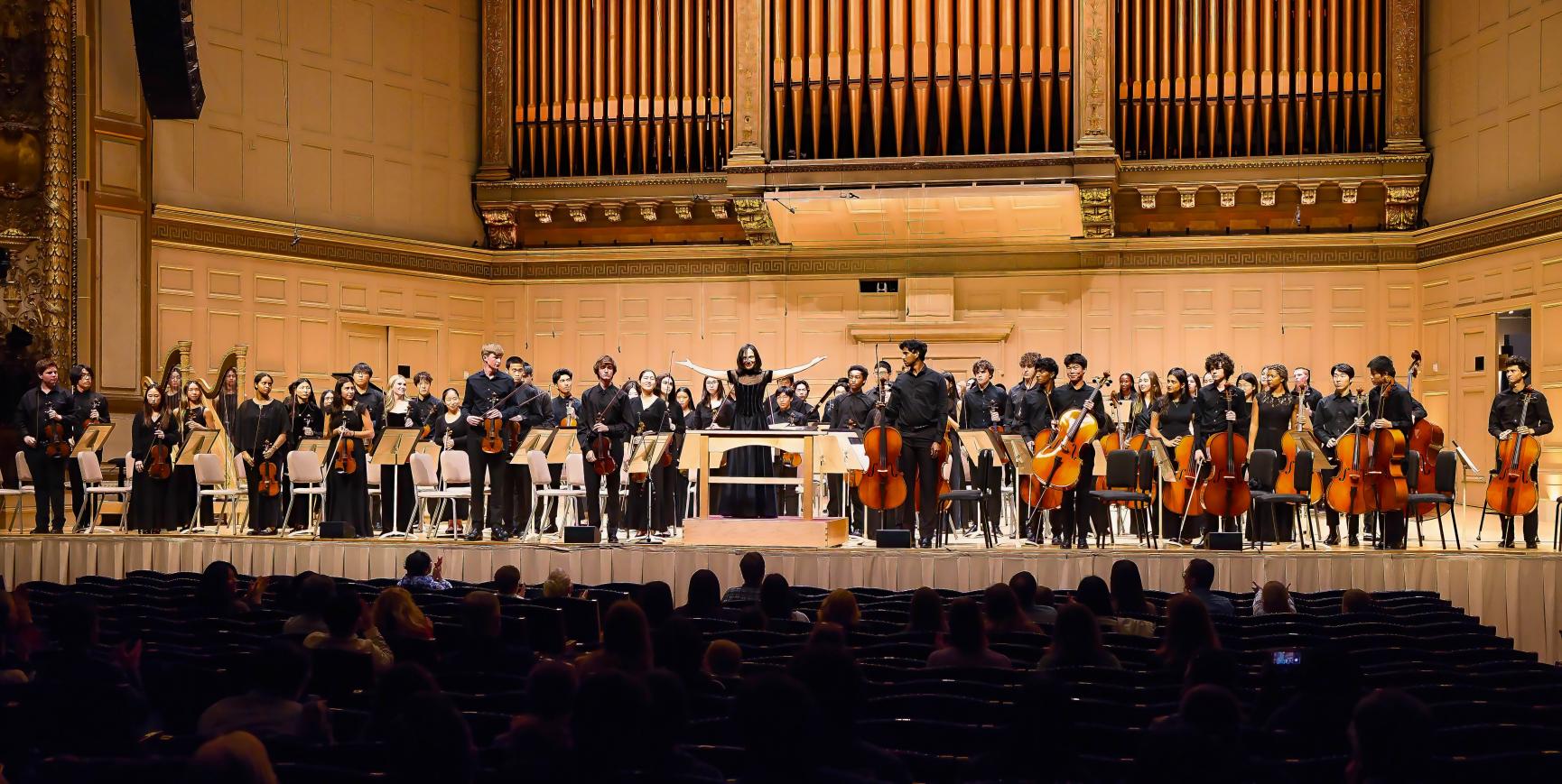  Harvard-Westlake Chamber Orchestra, diretta dalla Dr.ssa Neli Nikolaeva